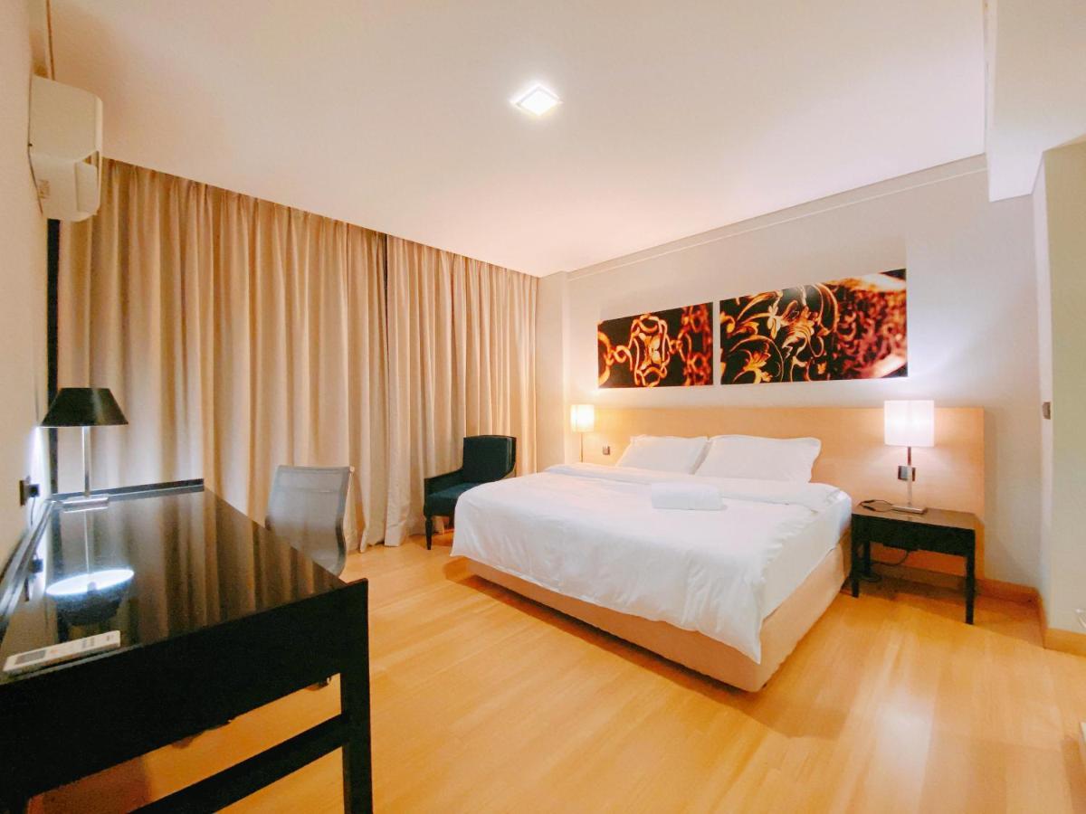 Straits Suite By C Homestay Malacca Exterior foto