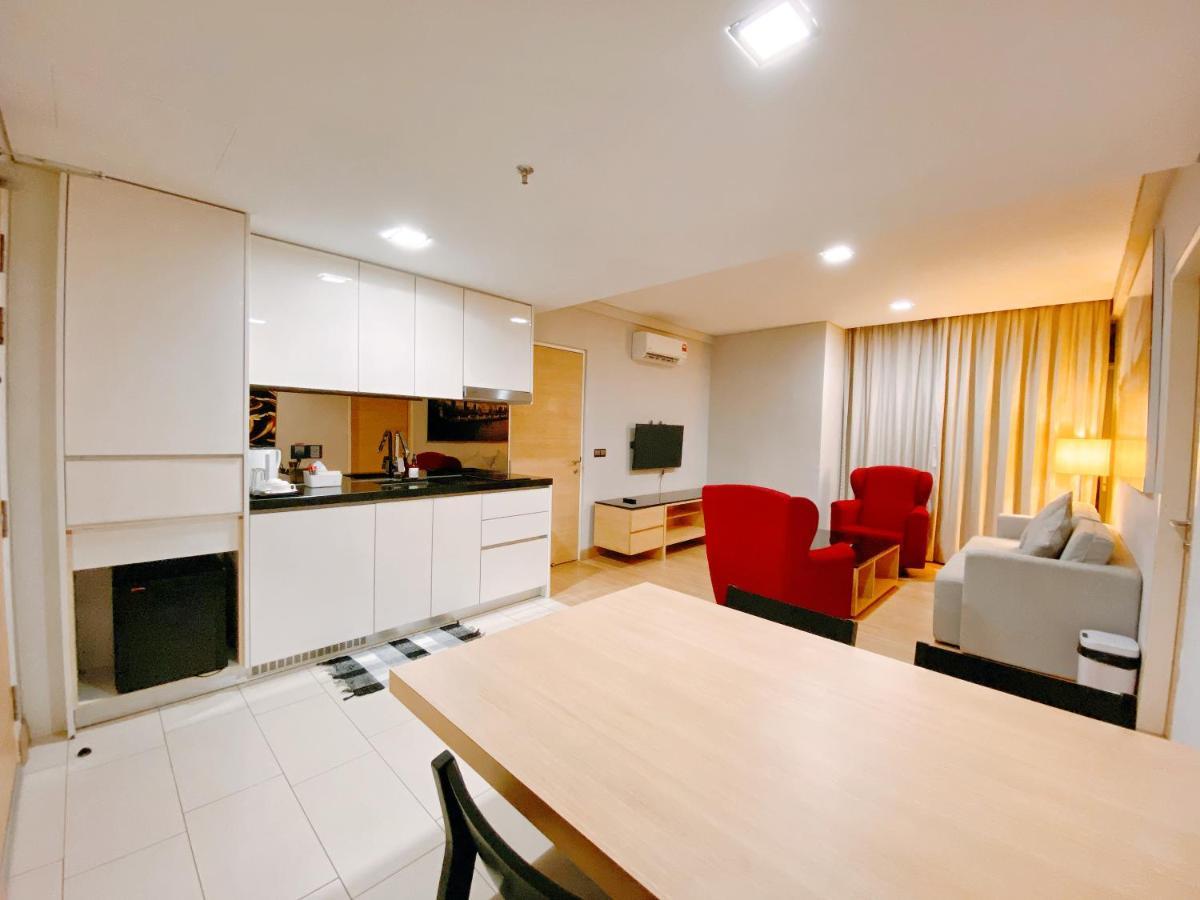 Straits Suite By C Homestay Malacca Exterior foto