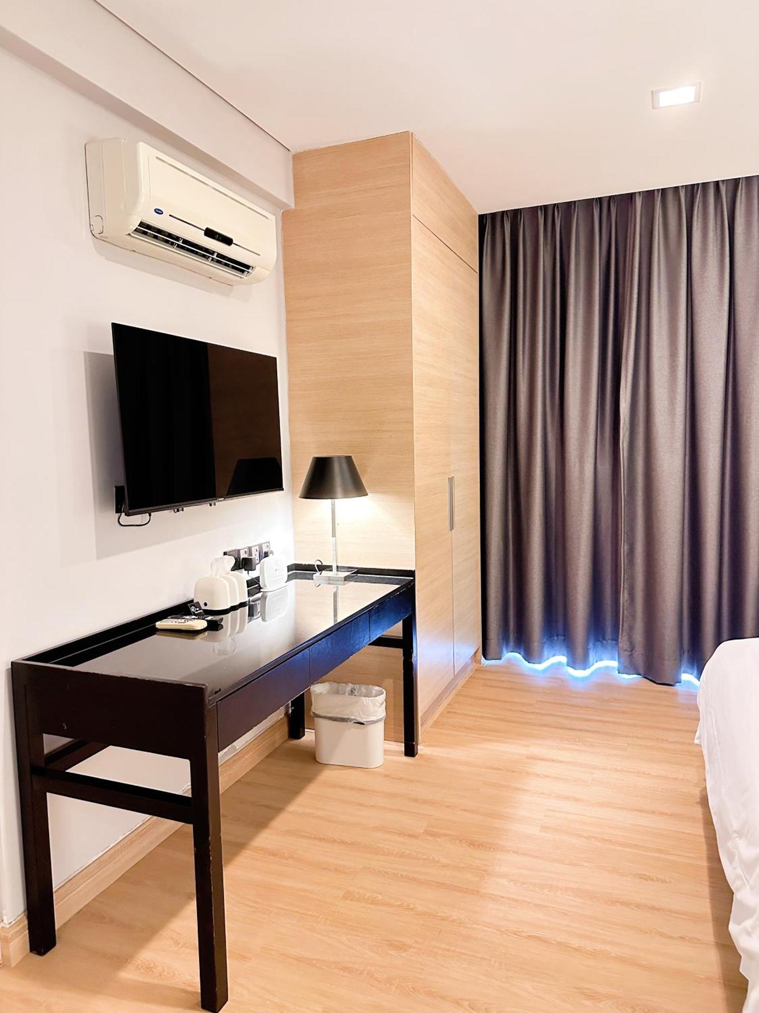 Straits Suite By C Homestay Malacca Exterior foto